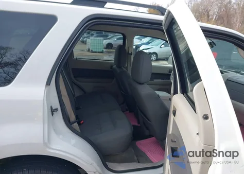 2009 Ford Escape Xlt z USA, uszkodzony, nr VIN 1FMCU93G49KA56289